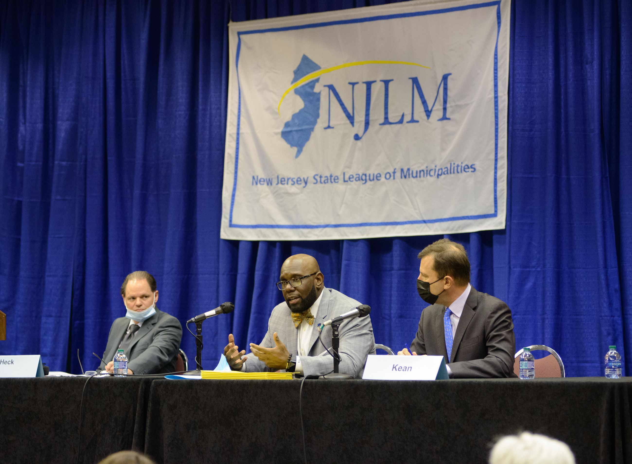 1117 Legislative Leaders session Mayor Ray Heck, Sen Troy Singleton, Sen Tom Kean